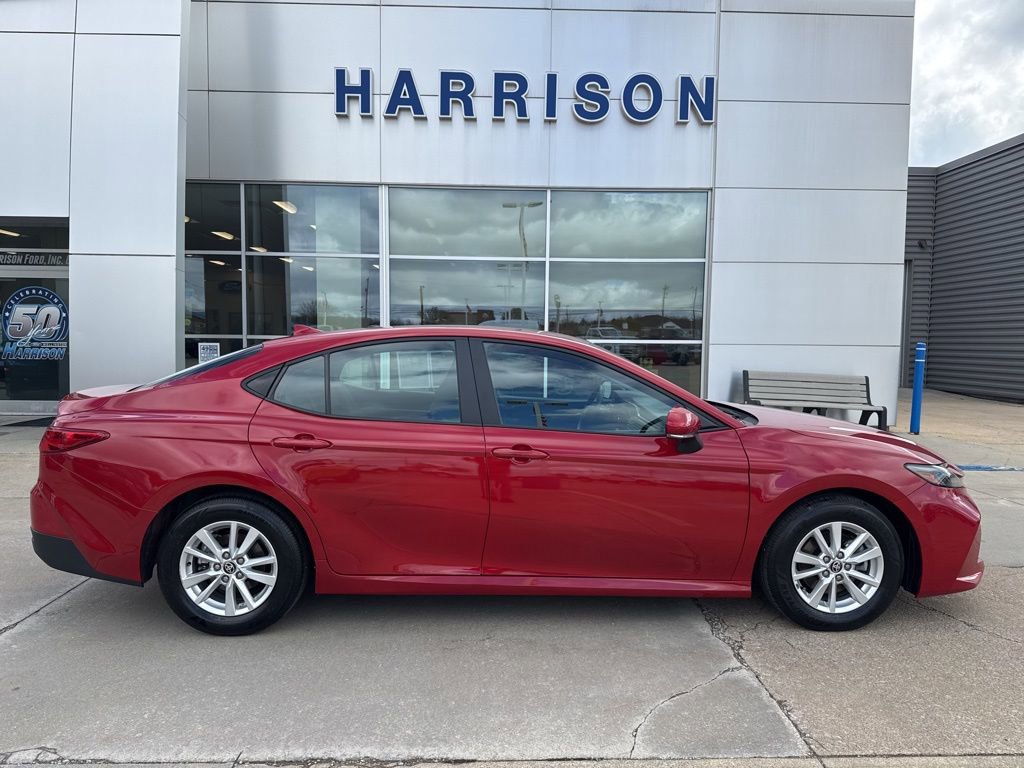 Used 2025 Toyota Camry LE FWD image 4
