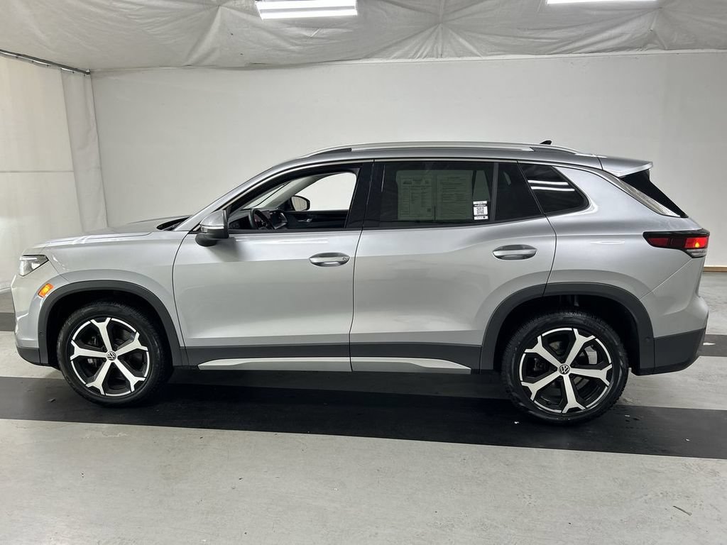 Used 2026 Volkswagen Tiguan SE AWD/4WD image 6