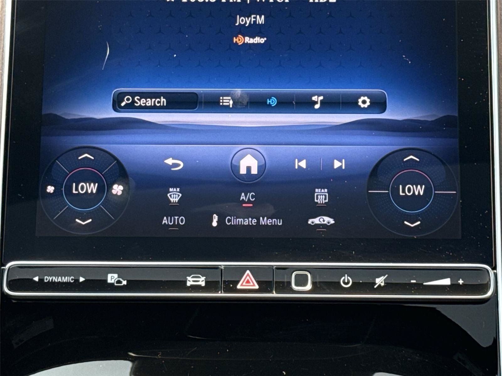 Used 2025 Mercedes-Benz C 300 4MATIC Sedan image 28