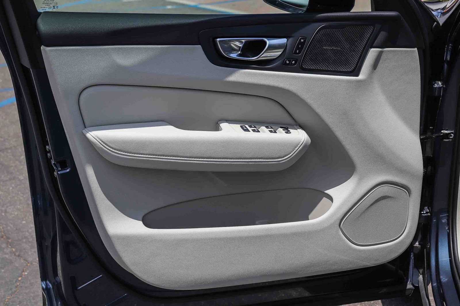 Used 2023 Volvo XC60 B5 Plus w/ Climate Package FWD image 23