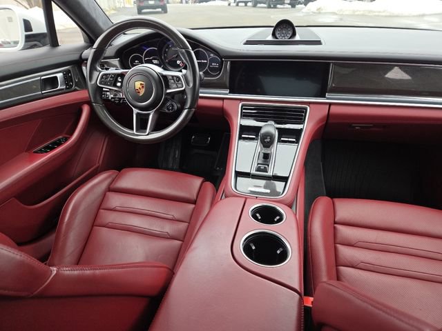 Used 2017 Porsche Panamera Turbo image 32