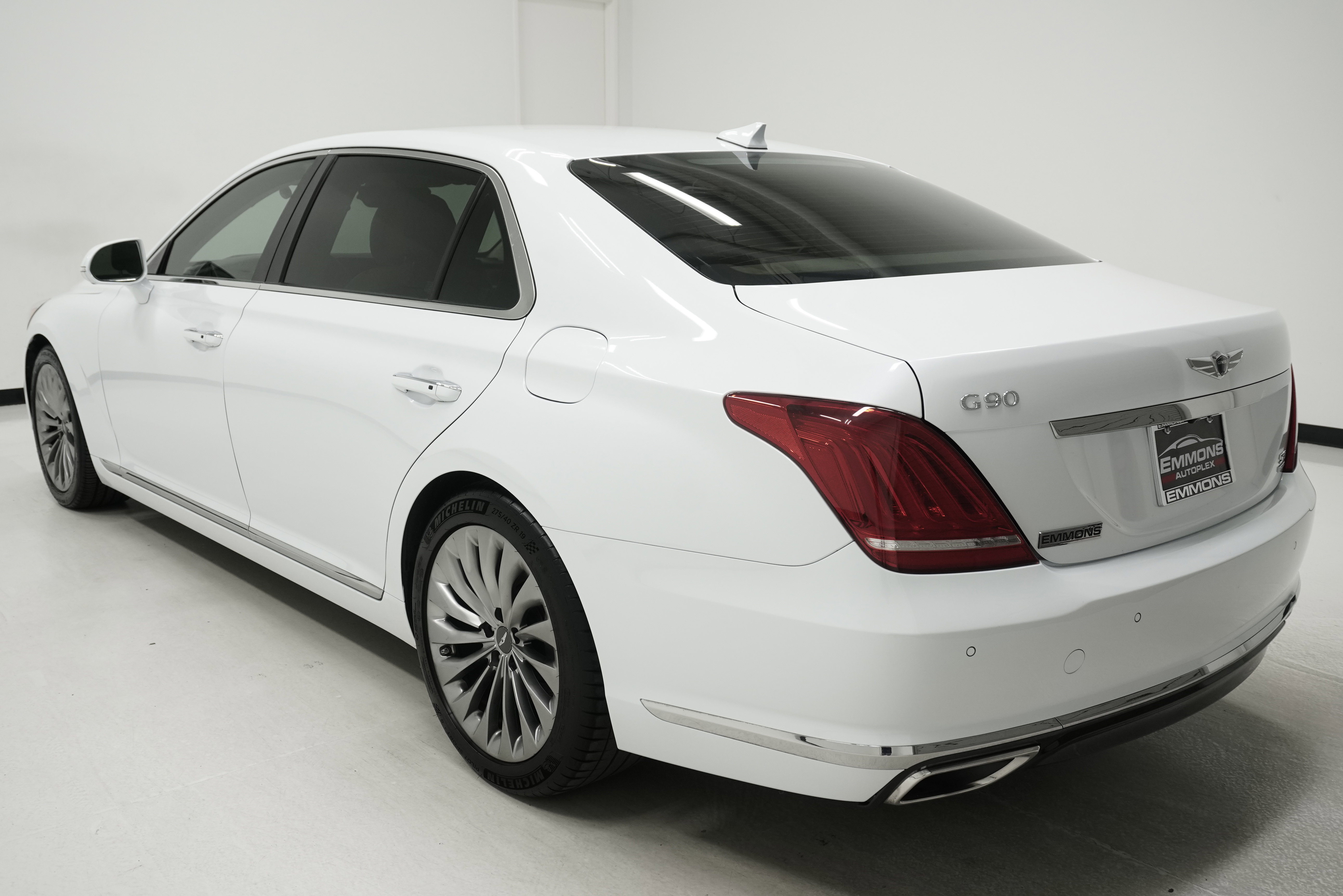 Used 2018 Genesis G90 5.0 Ultimate AWD/4WD image 6