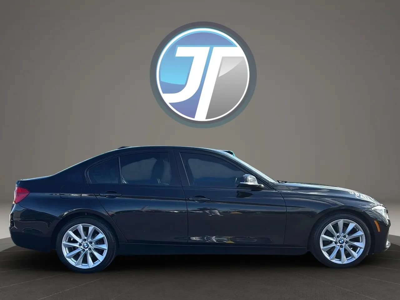 Used 2017 BMW 320i xDrive Sedan AWD/4WD image 8