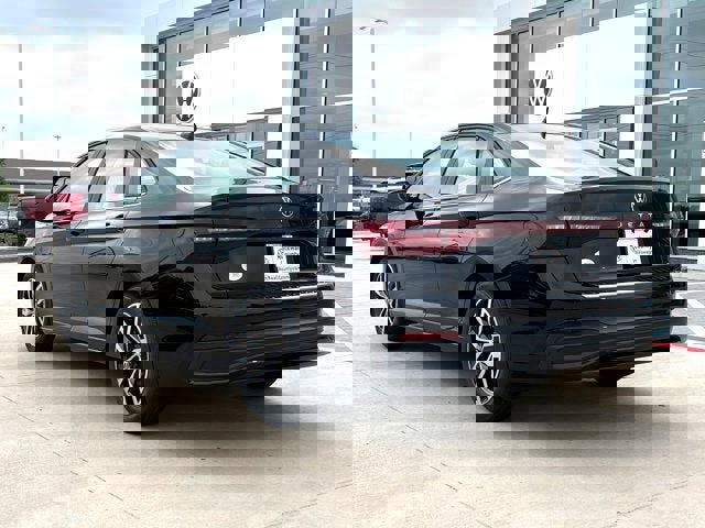 New 2025 Volkswagen Jetta SE image 4