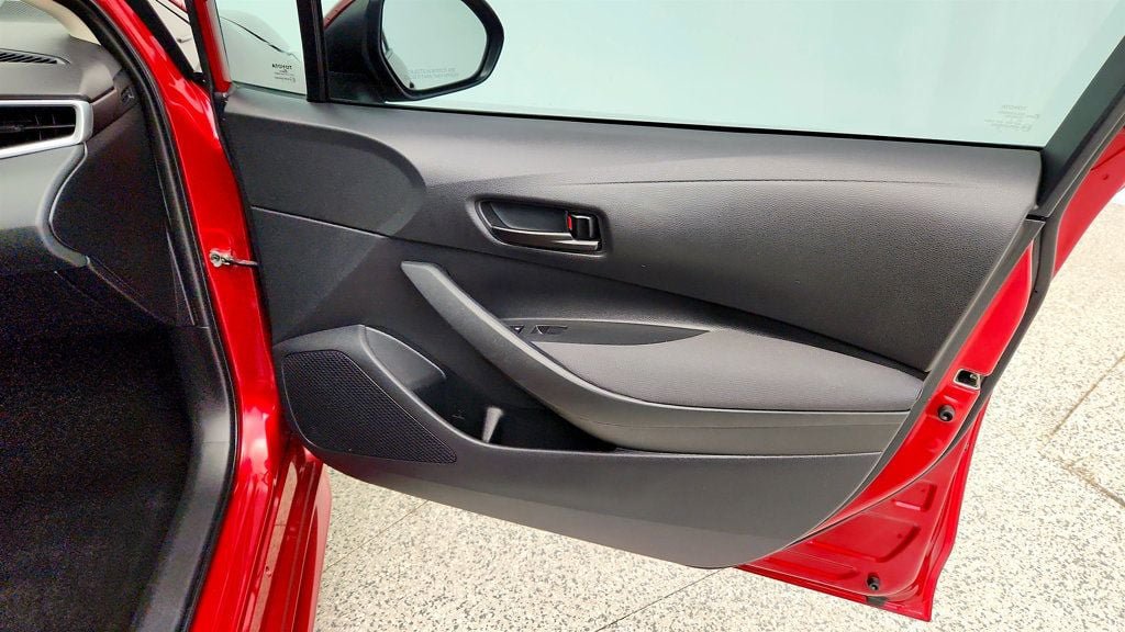 Used 2022 Toyota Corolla LE FWD image 25