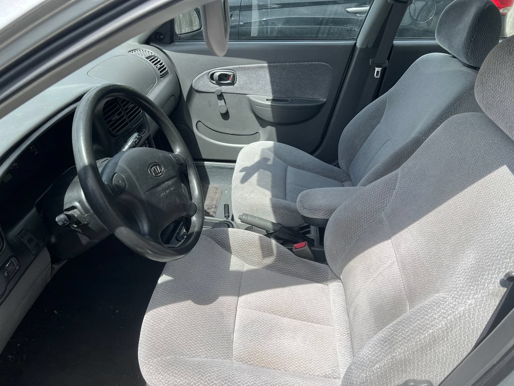 Used 2003 Kia Spectra LS FWD image 2
