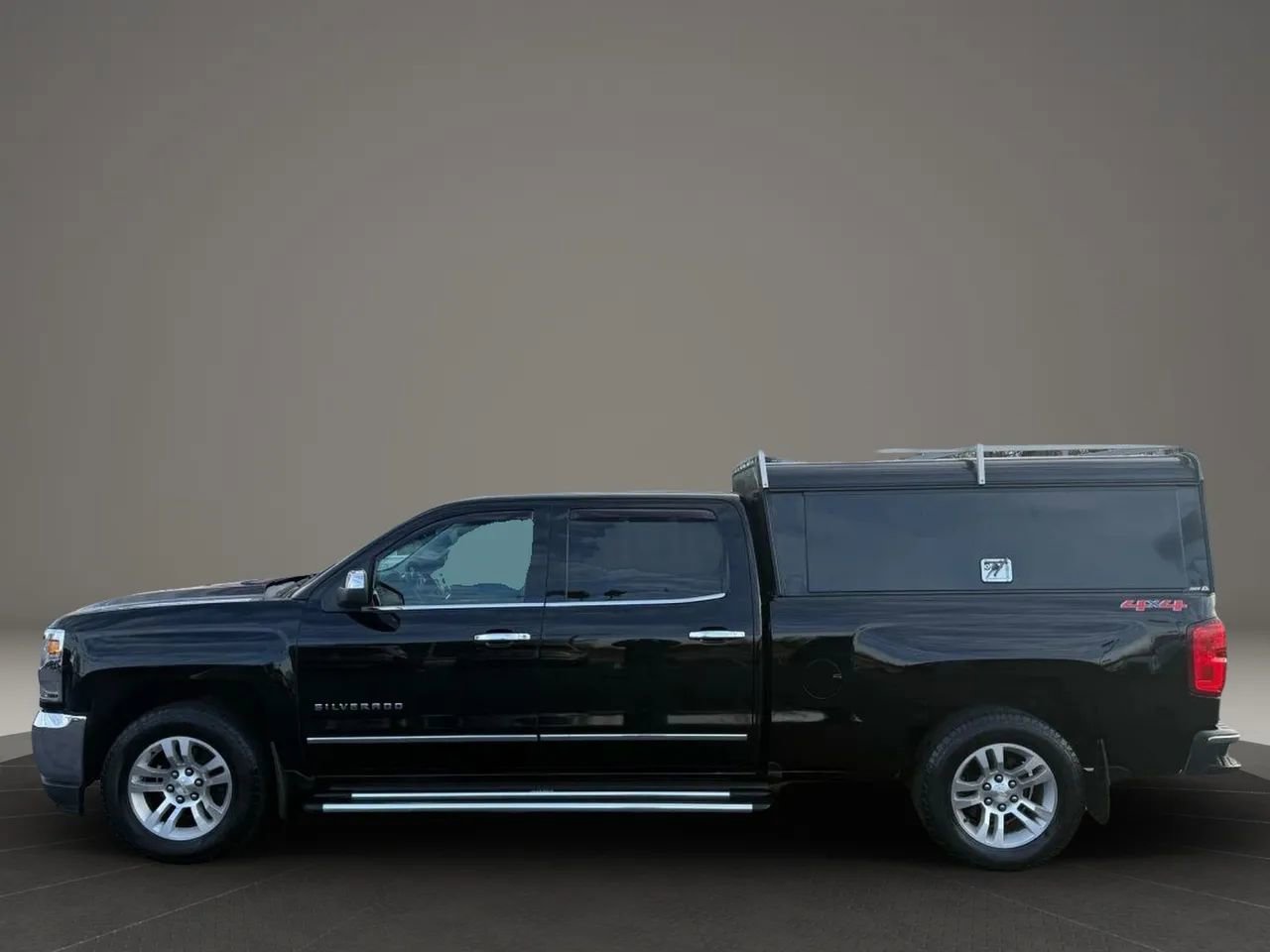Used 2017 Chevrolet Silverado 1500 LTZ w/ LTZ Plus Package AWD/4WD image 10