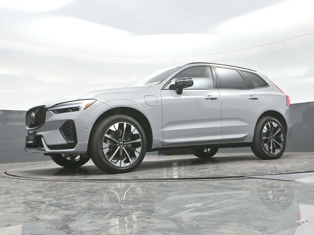 New 2026 Volvo XC60 T8 Plus w/ Climate Package PRO AWD/4WD image 24