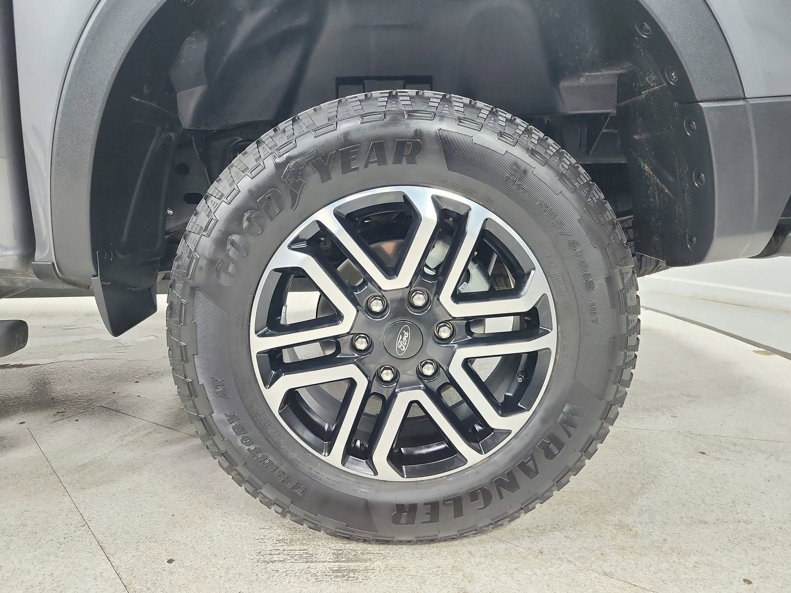 Used 2025 Ford Ranger Lariat w/ FX4 Off-Road Package AWD/4WD image 48