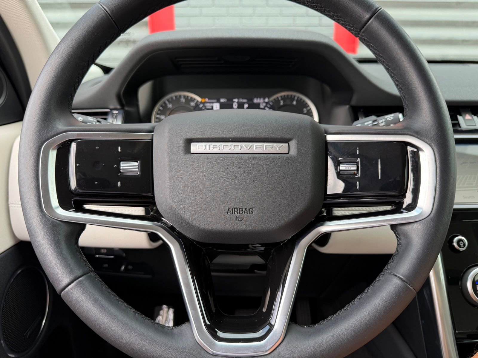 Used 2023 Land Rover Discovery Sport SE AWD/4WD image 29