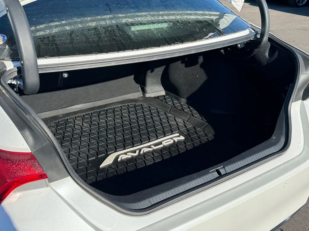 Used 2019 Toyota Avalon Touring w/ Advanced Safety Package FWD image 16