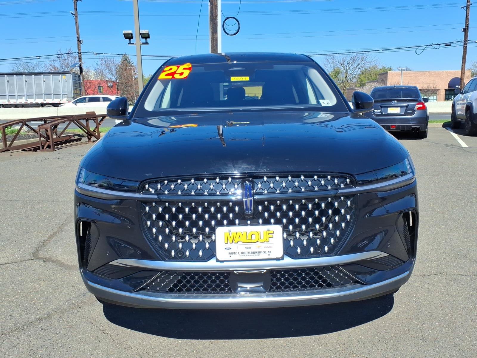 Used 2025 Lincoln Nautilus Premier w/ Equipment Group 102A AWD/4WD image 2