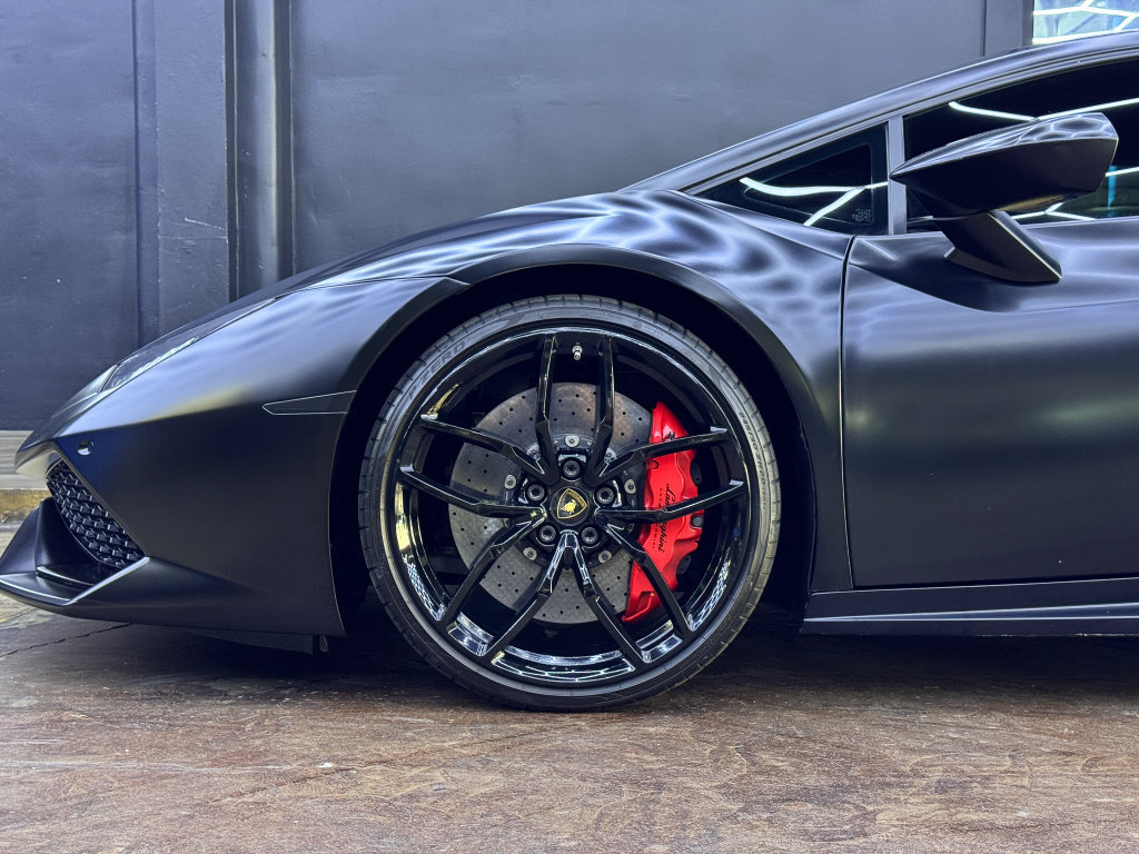 Used 2017 Lamborghini Huracan LP 610-4 AWD/4WD image 6