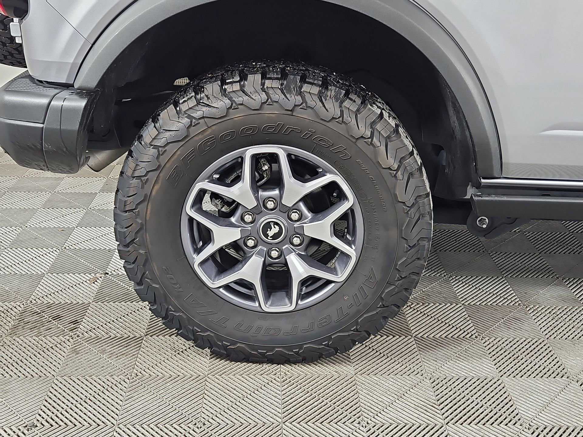 Used 2024 Ford Bronco Badlands image 9