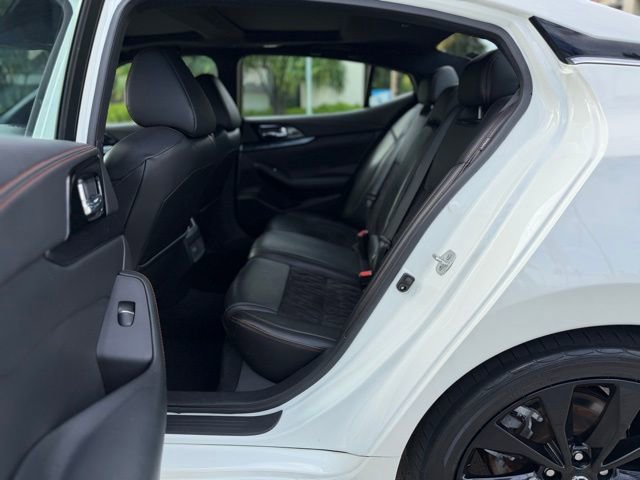 Used 2022 Nissan Maxima SR w/ Sport Mat Group image 10