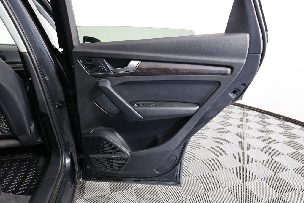 Used 2018 Audi Q5 2.0T Premium Plus w/ Premium Plus Package AWD/4WD image 23