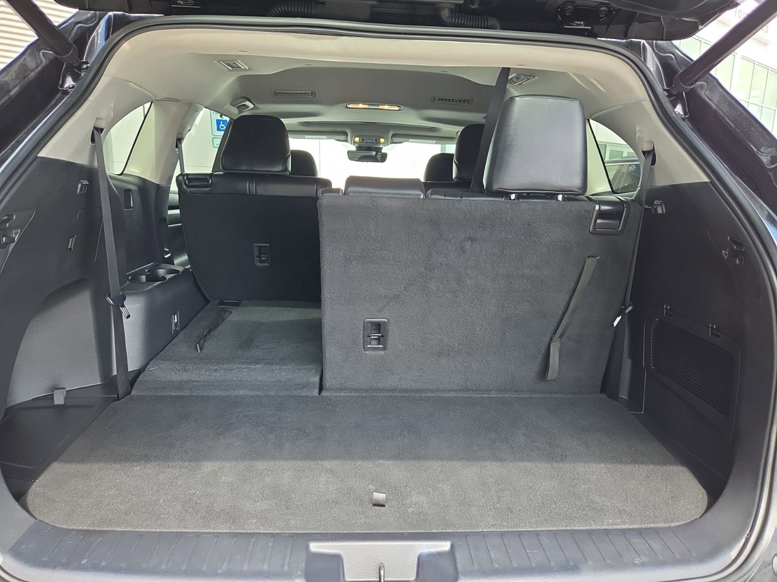 Used 2022 Toyota Highlander XLE image 23