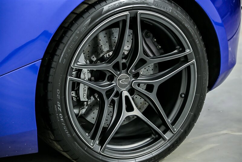 Used 2019 McLaren 720S Performance RWD image 19
