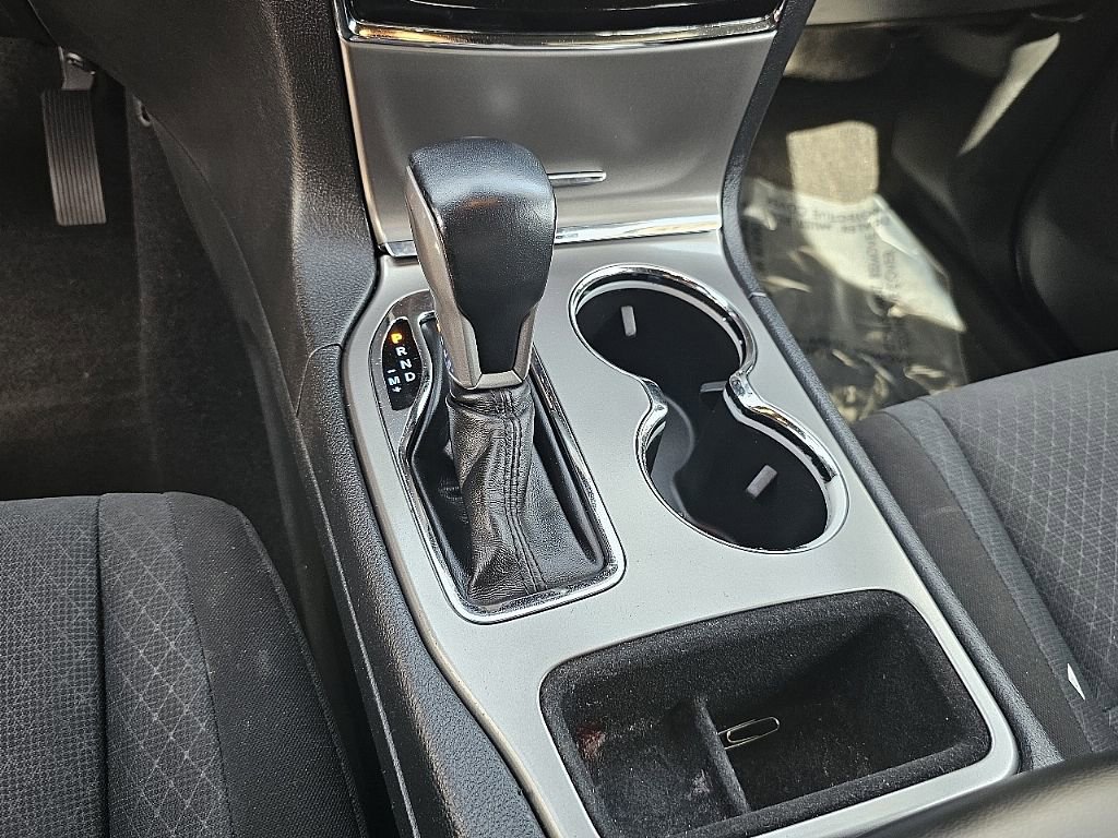 Used 2020 Jeep Grand Cherokee Laredo w/ 18" Wheel & 8.4" Radio Group image 33