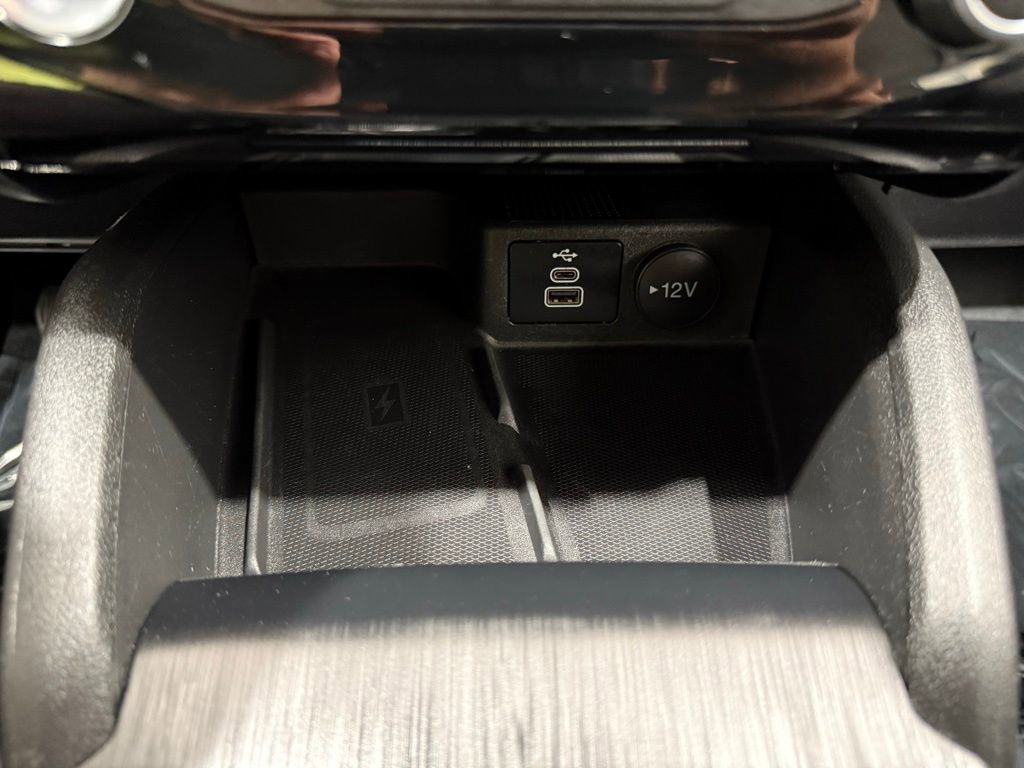 Used 2024 Ford Escape Platinum image 38