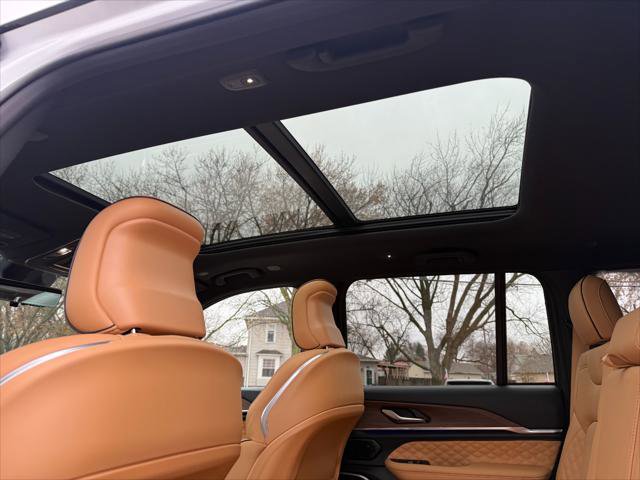 Certified 2025 Jeep Grand Cherokee Summit w/ Adv Protech Group IV image 11