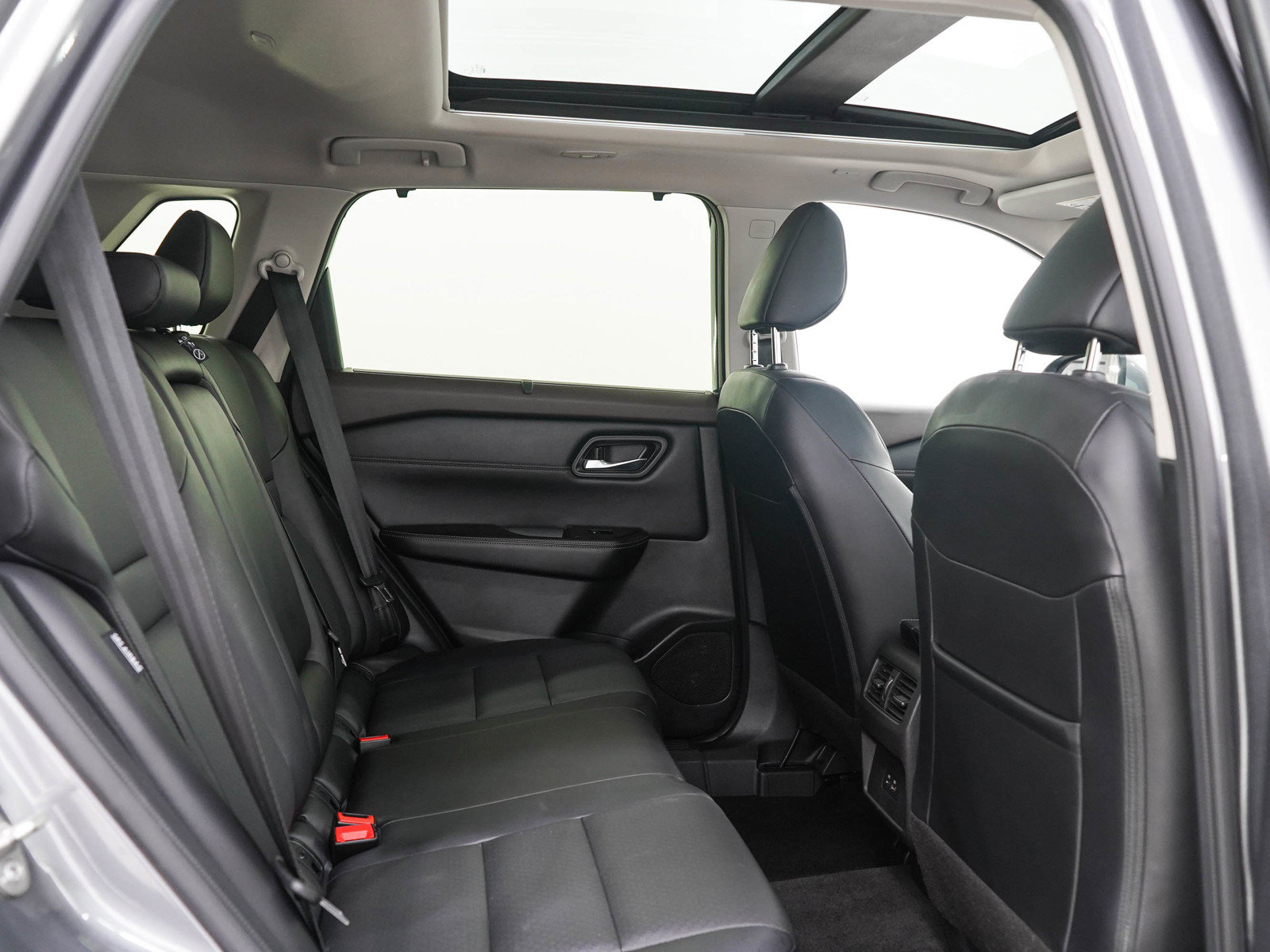 Used 2023 Nissan Rogue SV w/ SV Premium B Package AWD/4WD image 15