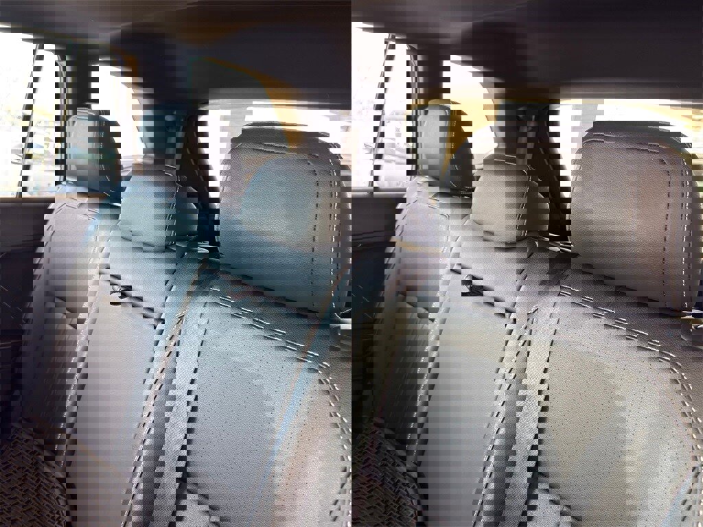 Used 2024 Volkswagen Tiguan SE R-Line image 26