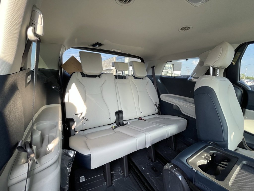 New 2026 Kia Carnival EX image 27
