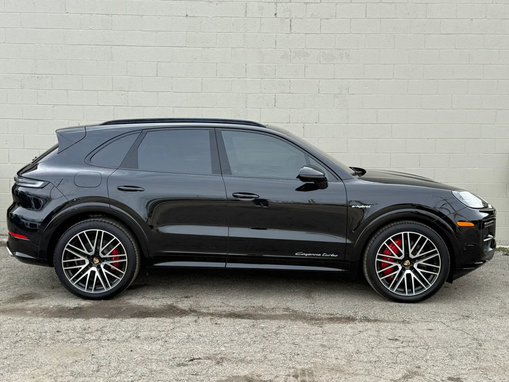 Used 2024 Porsche Cayenne Turbo image 20