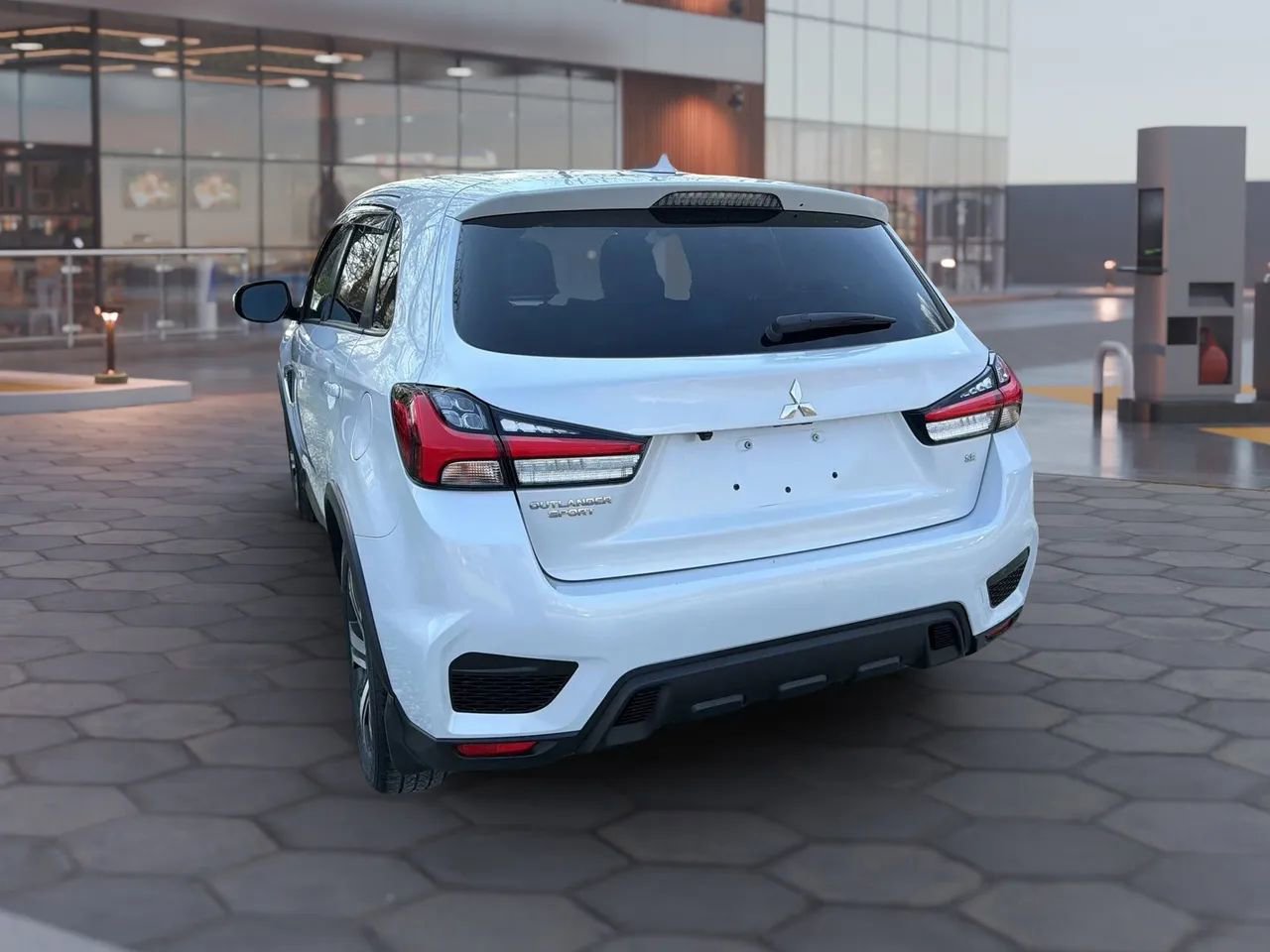 Used 2022 Mitsubishi Outlander Sport SE image 9