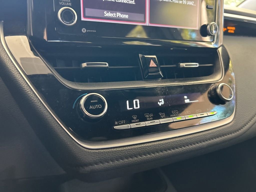 Used 2022 Toyota Corolla SE image 32