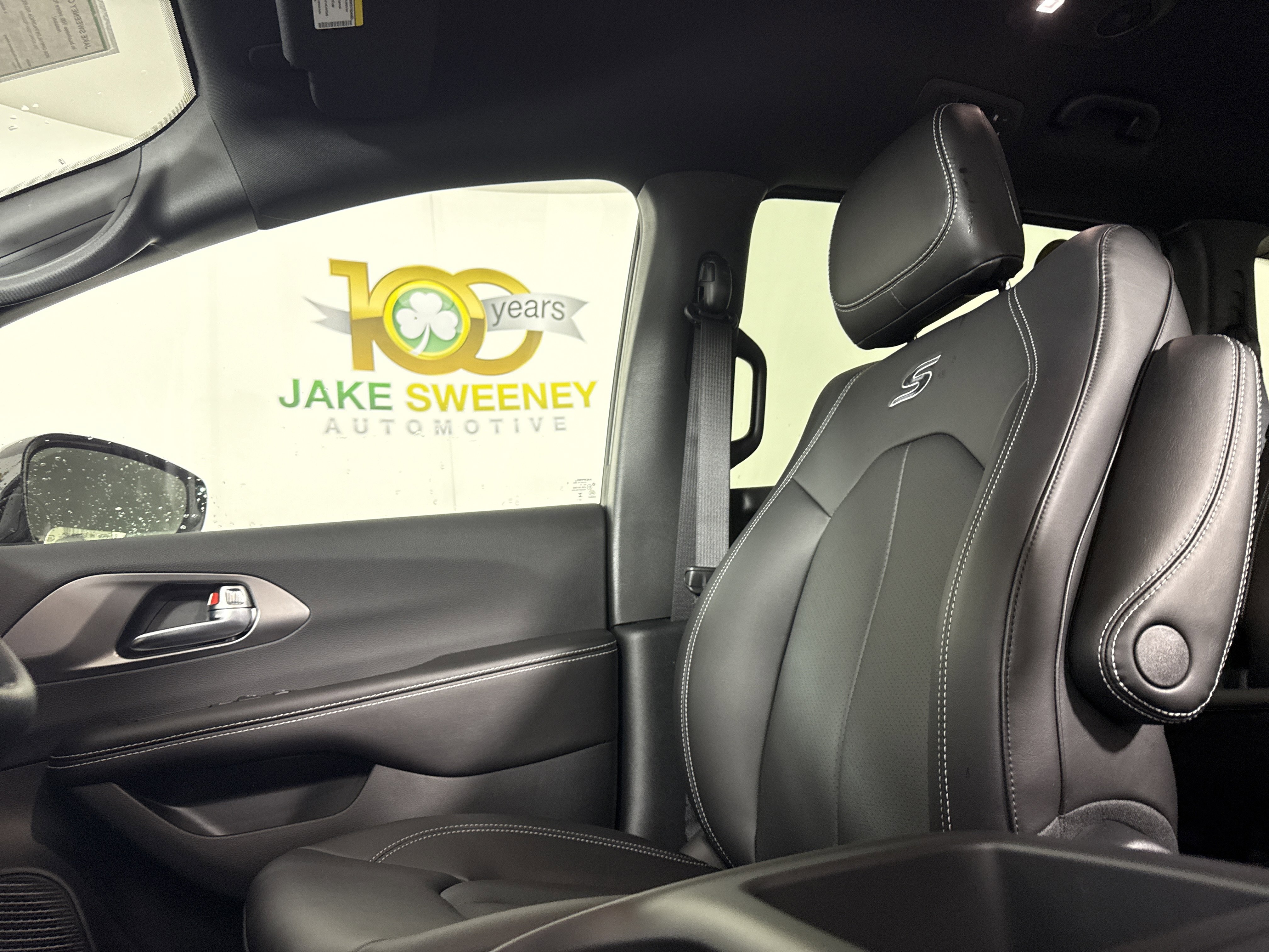 New 2026 Chrysler Pacifica Select w/ S Appearance Package image 28