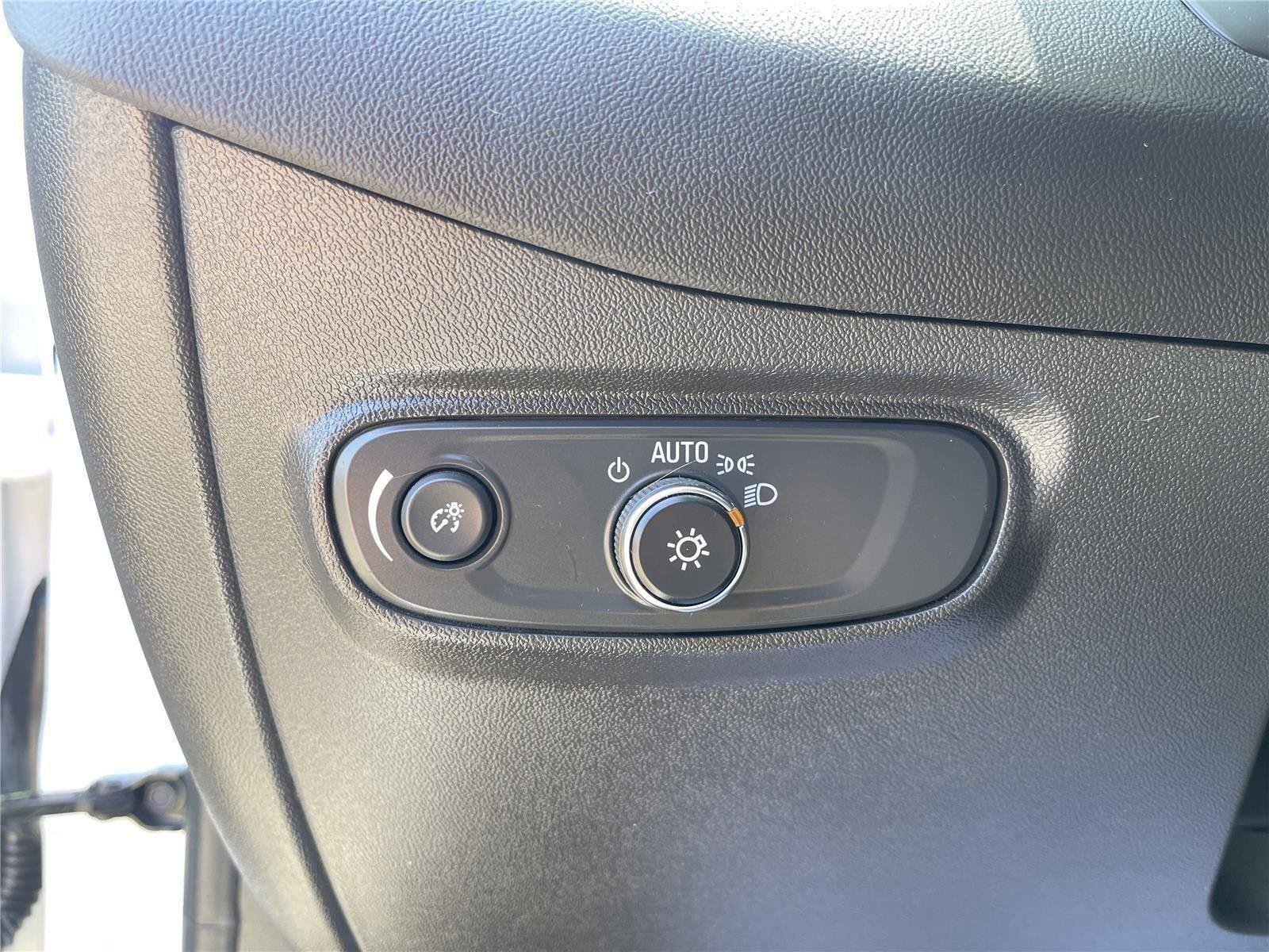 Used 2023 Chevrolet Equinox LT image 17