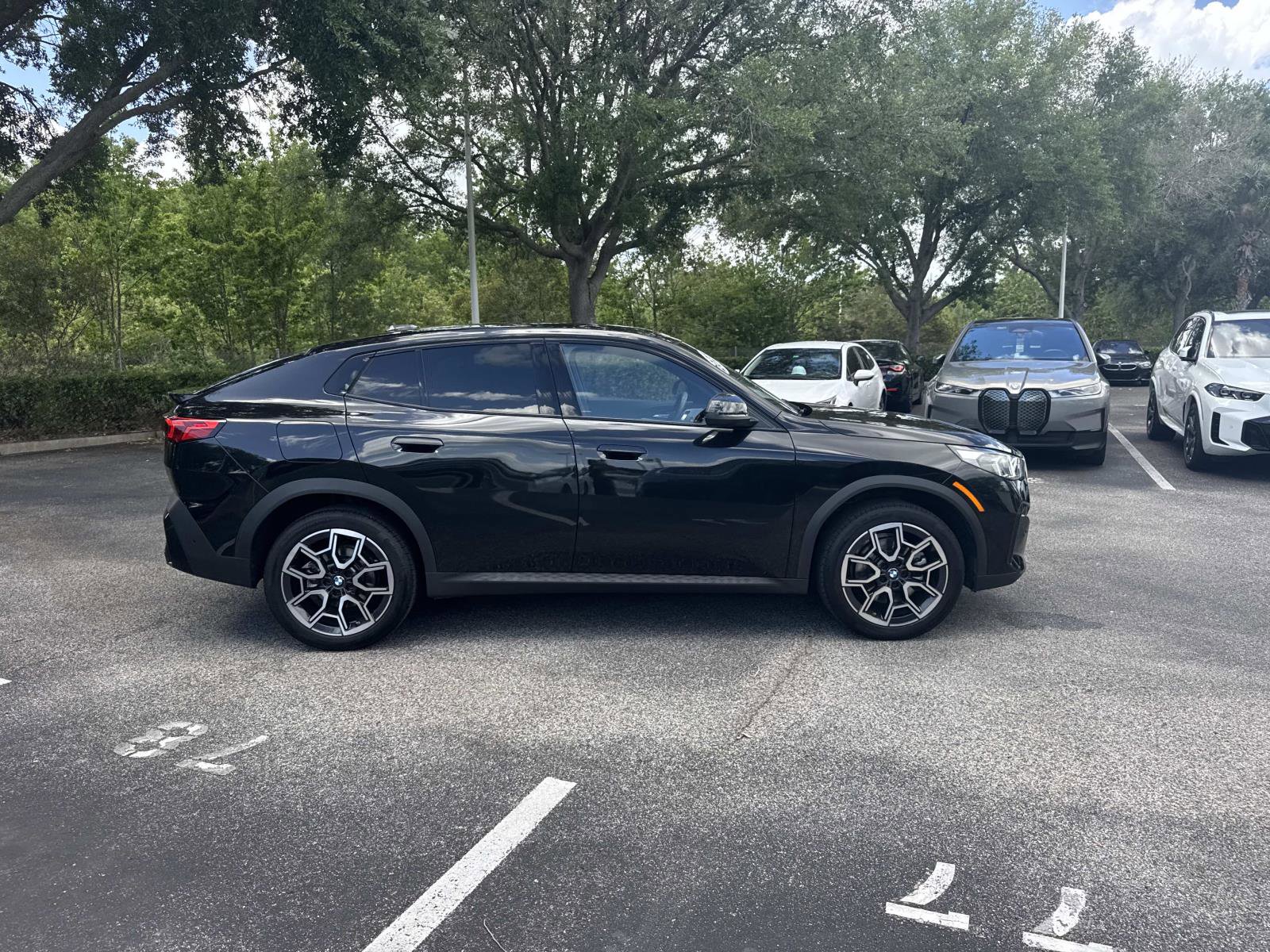 Used 2025 BMW X2 xDrive28i w/ Convenience Package image 2