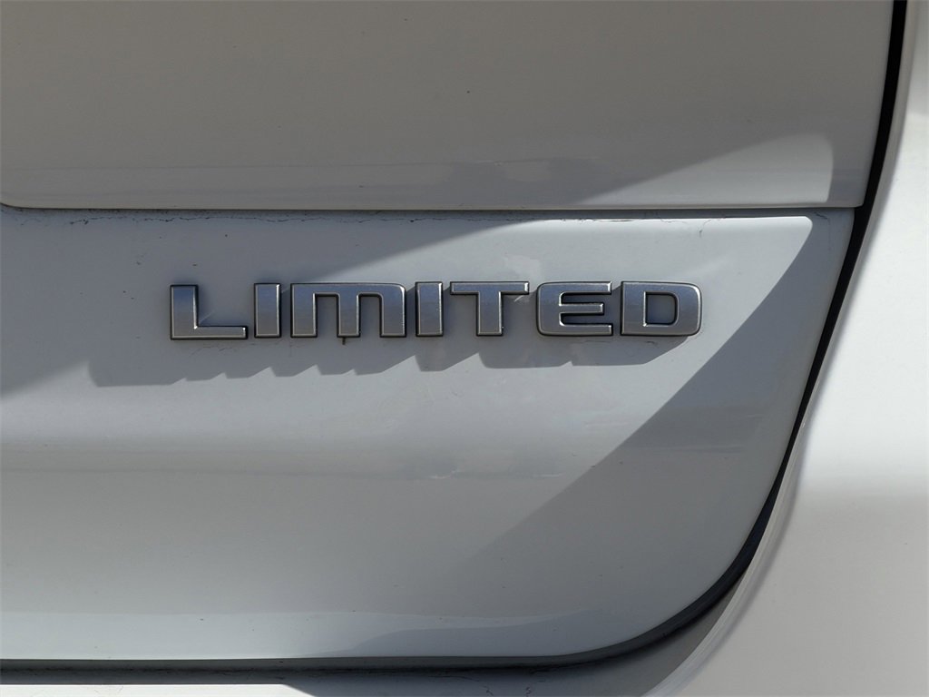 New 2025 Jeep Grand Cherokee L Limited w/ Luxury Tech Group II image 9