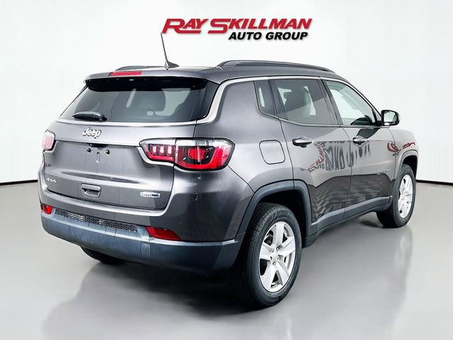 Used 2022 Jeep Compass Latitude w/ Sun and Sound Group AWD/4WD image 7