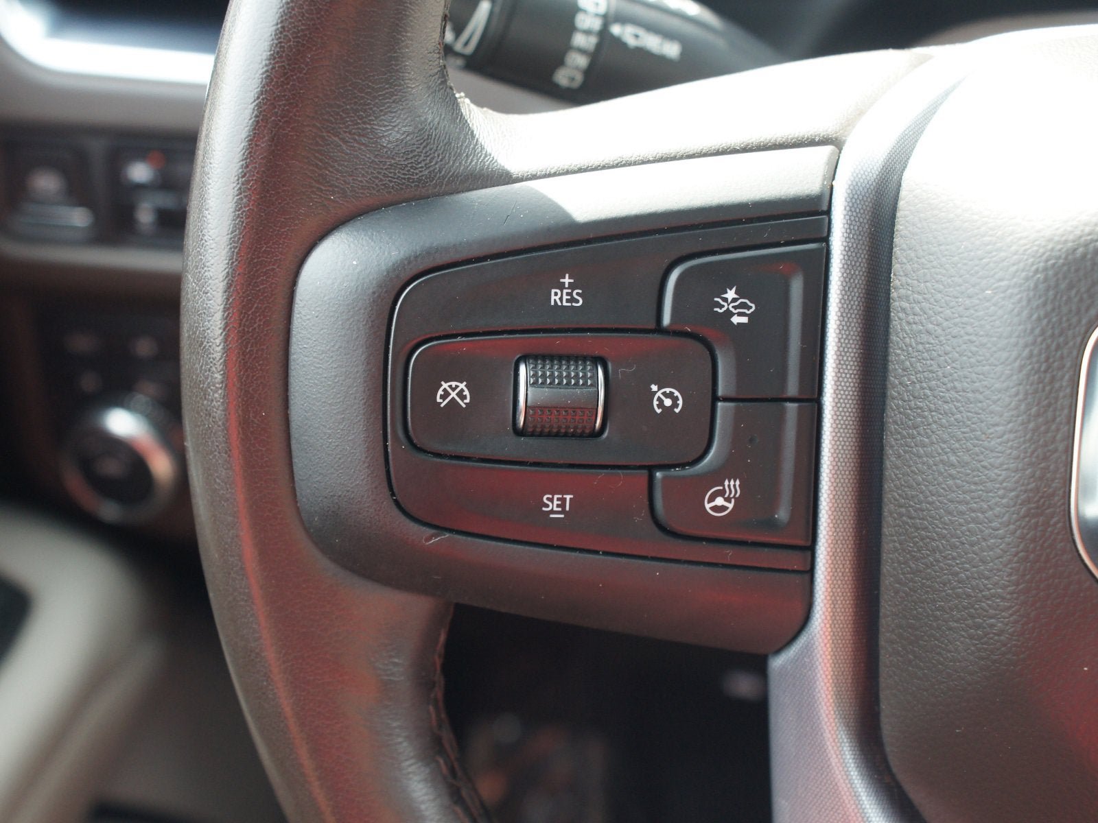 Used 2021 GMC Yukon SLT w/ SLT Premium Package AWD/4WD image 10