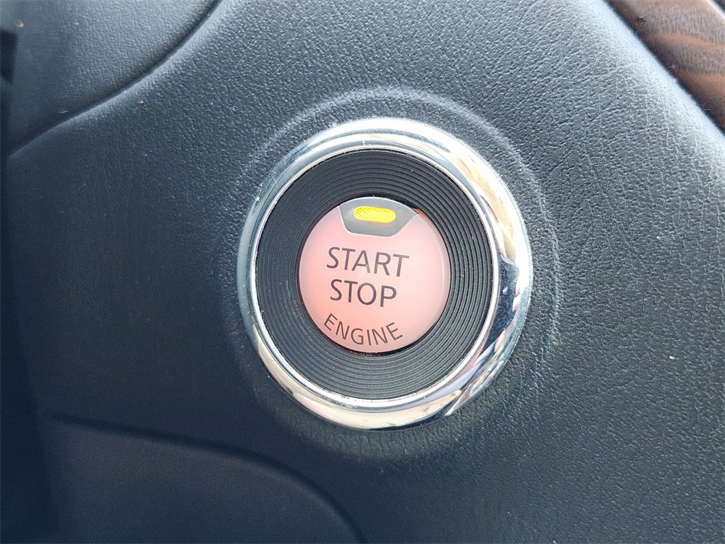 Used 2018 Nissan Pathfinder Platinum image 20