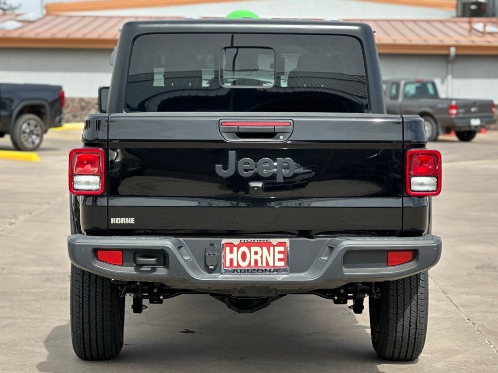 New 2025 Jeep Gladiator Sport image 4