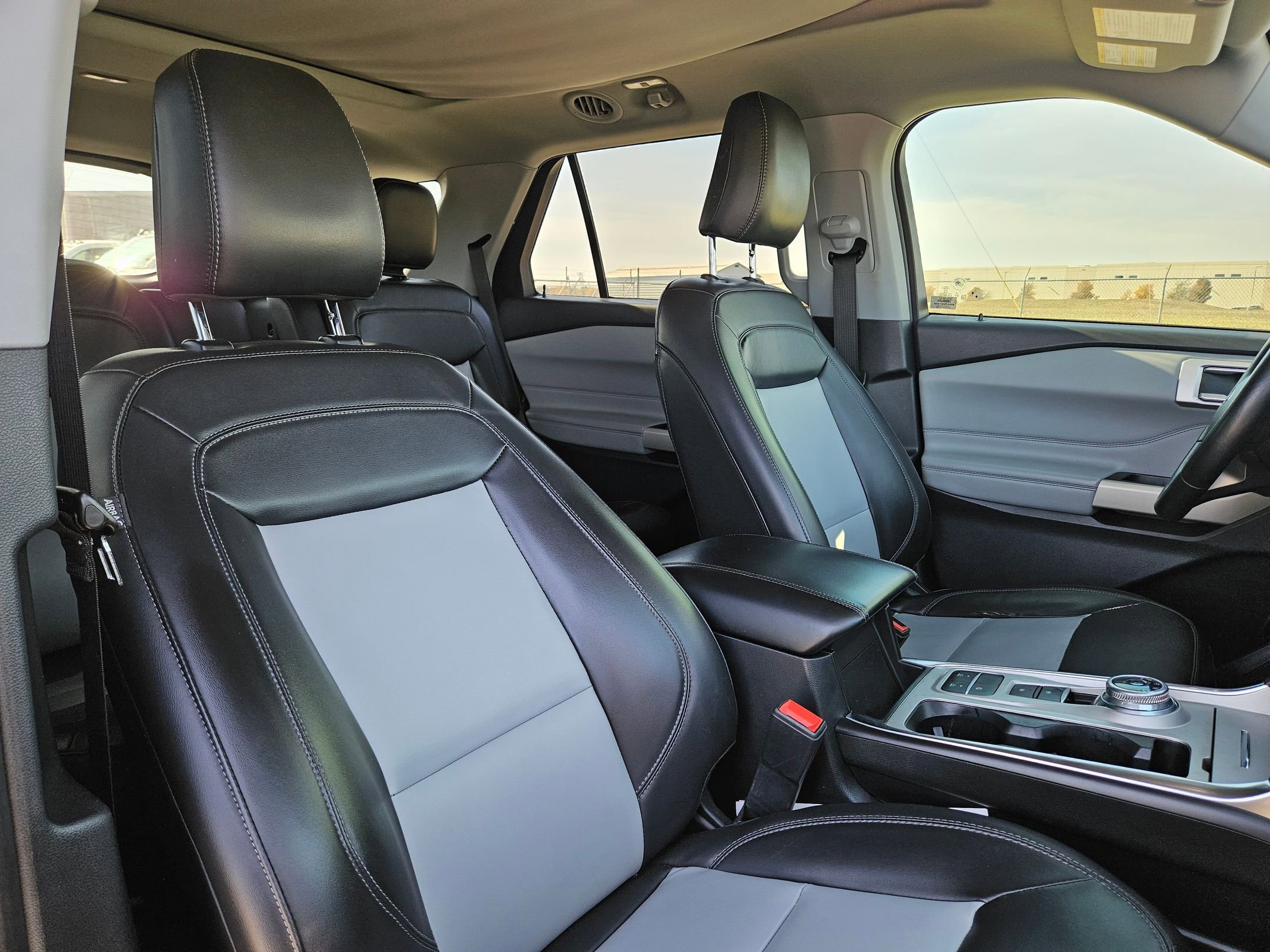 Used 2022 Ford Explorer XLT w/ Equipment Group 202A image 30