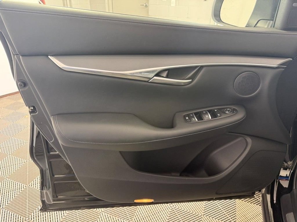 Certified 2025 INFINITI QX50 Pure AWD/4WD image 19