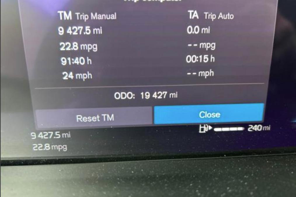 Used 2023 Volvo XC40 B5 Ultimate w/ Protection Package Premier image 6