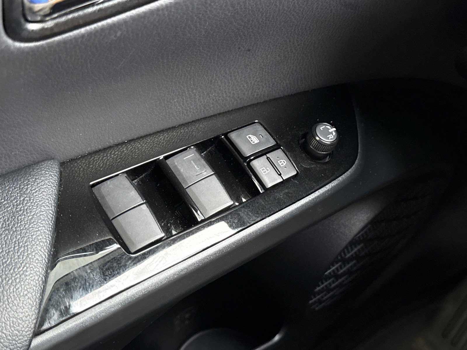 Used 2021 Toyota Prius image 16