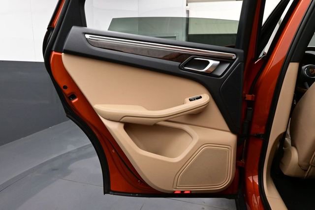 Certified 2023 Porsche Macan S AWD/4WD image 13