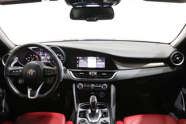 Used 2023 Alfa Romeo Giulia Veloce AWD/4WD image 13