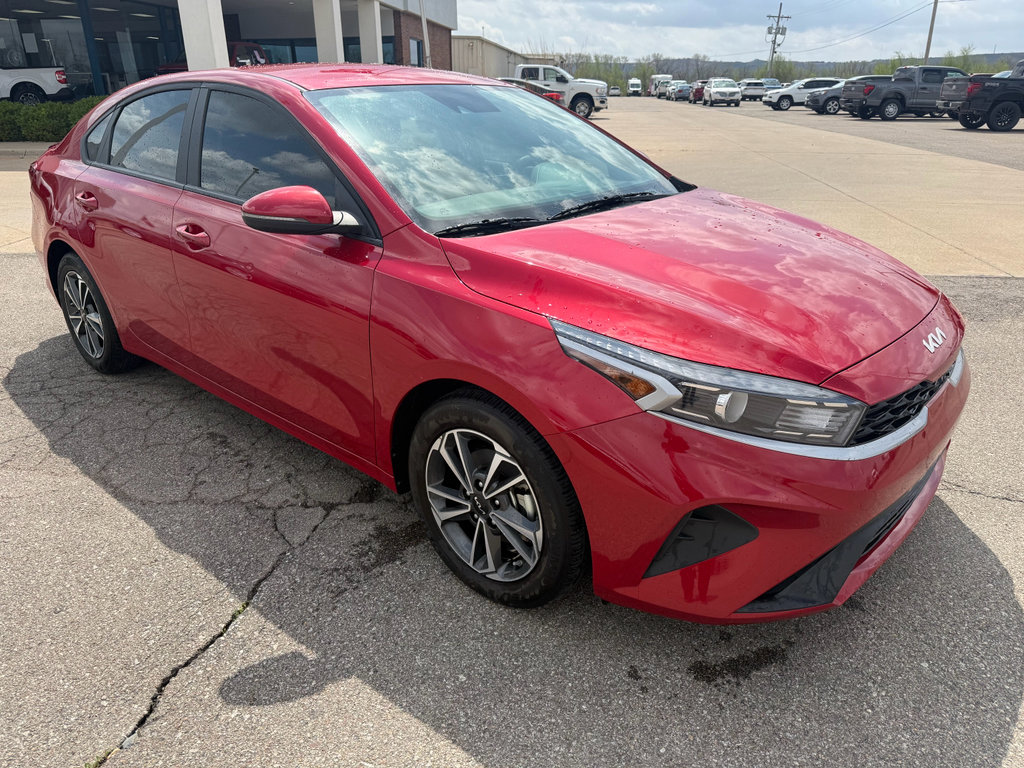 Used 2024 Kia Forte LXS w/ LXS Technology Package image 3