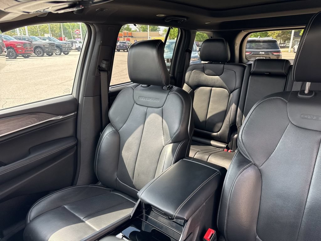 Used 2023 Jeep Grand Cherokee Overland w/ Luxury Tech Group IV AWD/4WD image 48