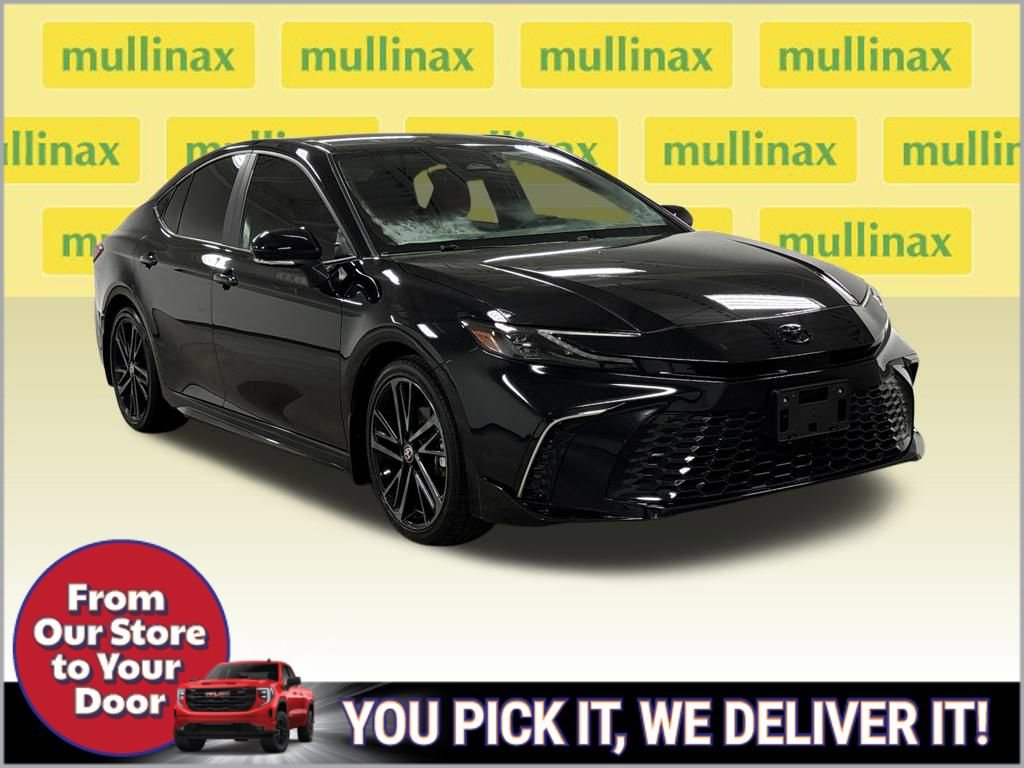 Used 2025 Toyota Camry XSE image 2