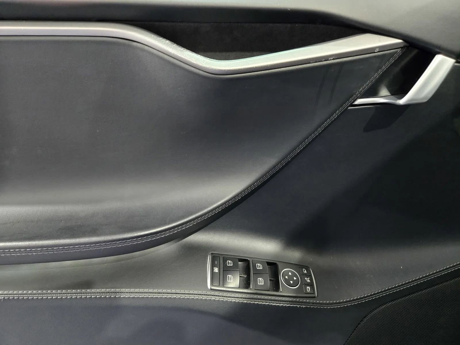 Used 2019 Tesla Model S Long Range AWD/4WD image 13