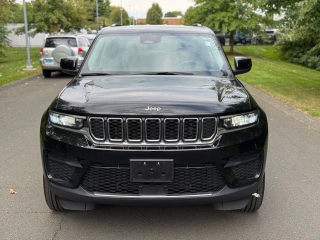 Certified 2023 Jeep Grand Cherokee Laredo AWD/4WD image 8